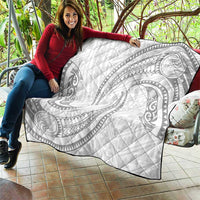 White Sunday Lotu Tamaiti Quilt Polynesian Wave Pastel Gray - Polynesian Pride