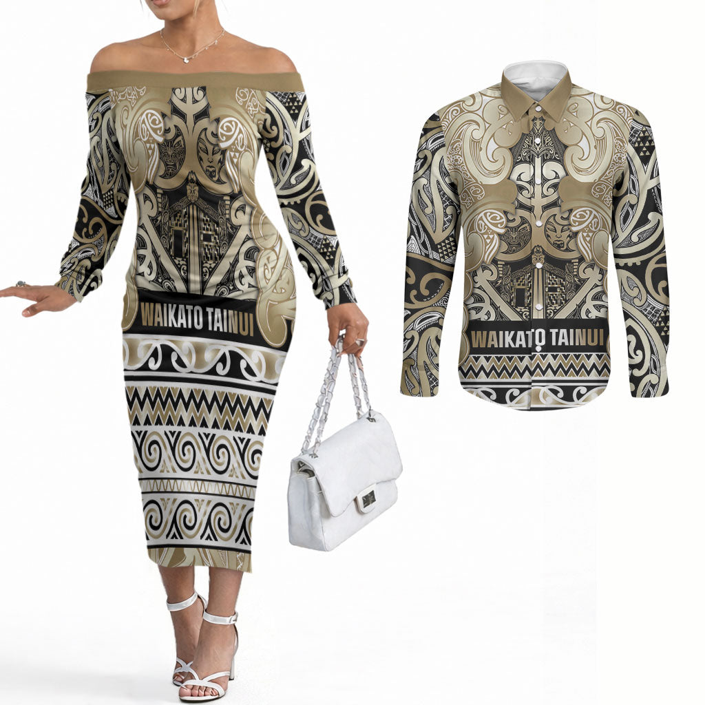 Aotearoa Iwi Waikato Tainui Couples Matching Off The Shoulder Long Sleeve Dress and Long Sleeve Button Shirt Maori Wharenui House Tribal Pattern LT9 Light Gold - Polynesian Pride