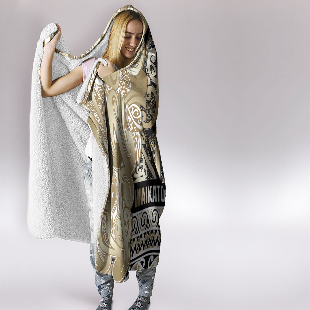 Aotearoa Iwi Waikato Tainui Hooded Blanket Maori Wharenui House Tribal Pattern LT9 - Polynesian Pride