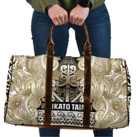 Aotearoa Iwi Waikato Tainui Travel Bag Maori Wharenui House Tribal Pattern LT9 Light Gold - Polynesian Pride