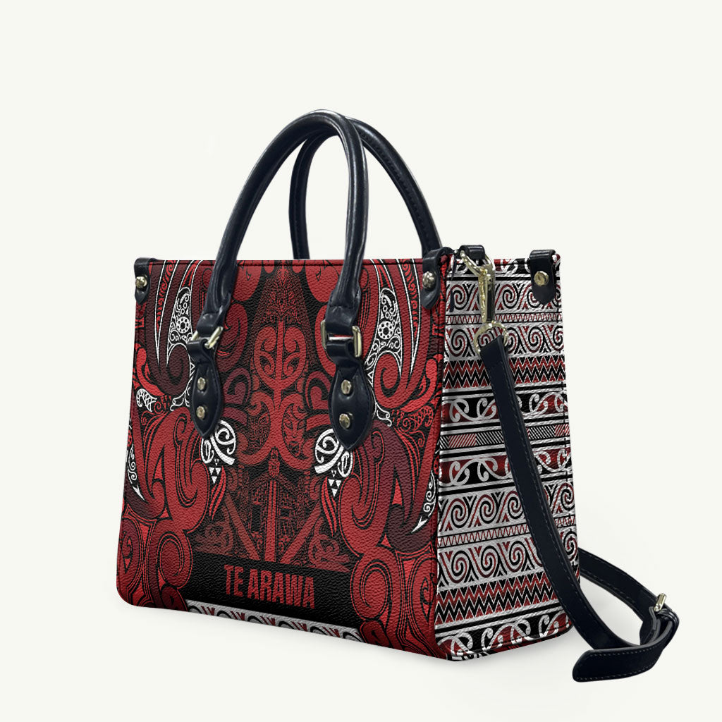 Aotearoa Iwi Te Arawa Leather Bag Maori Wharenui House Tribal Pattern LT9 Dark Red - Polynesian Pride