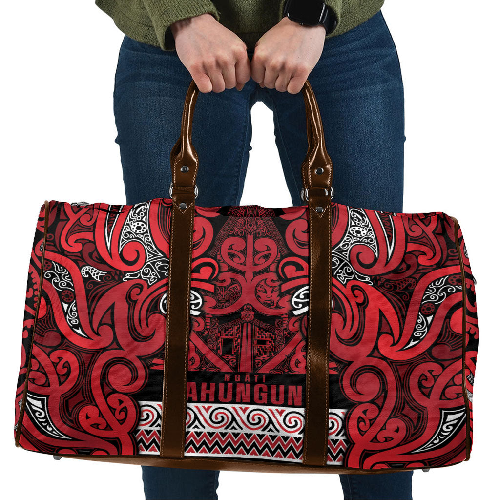 Aotearoa Iwi Ngati Kahungunu Travel Bag Maori Wharenui House Tribal Pattern LT9 Dark red - Polynesian Pride