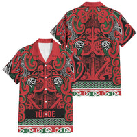 Aotearoa Iwi Tuhoe Family Matching Mermaid Dress and Hawaiian Shirt Maori Wharenui House Tribal Pattern LT9 Dad's Shirt - Short Sleeve Green Red - Polynesian Pride