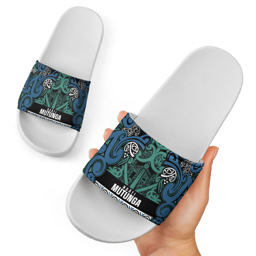 Aotearoa Iwi Ngati Mutunga Slide Sandals Maori Wharenui House Tribal Pattern LT9 - Polynesian Pride