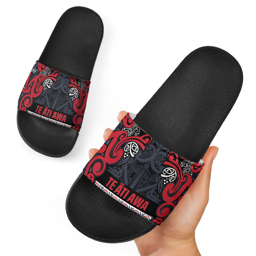 Aotearoa Iwi Te ati Awa Slide Sandals Maori Wharenui House Tribal Pattern LT9 - Polynesian Pride