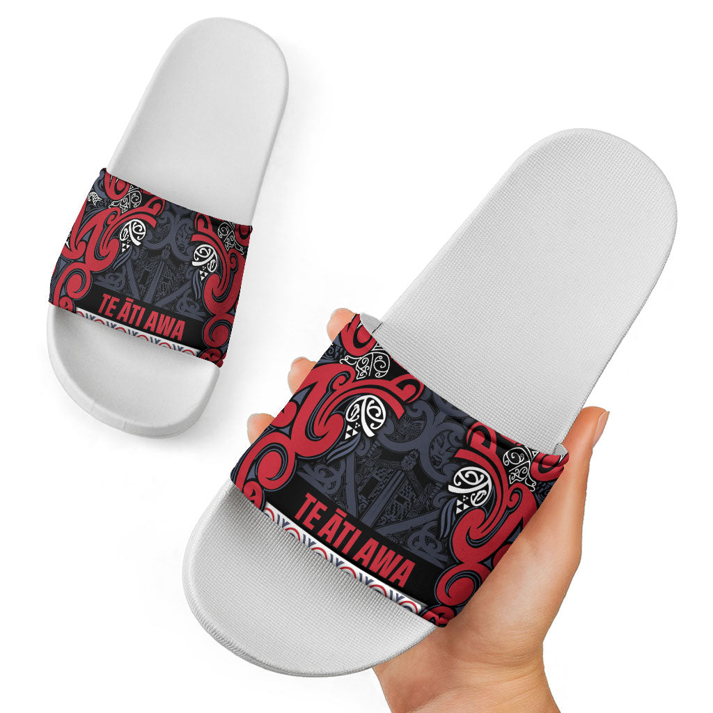 Aotearoa Iwi Te ati Awa Slide Sandals Maori Wharenui House Tribal Pattern LT9 - Polynesian Pride