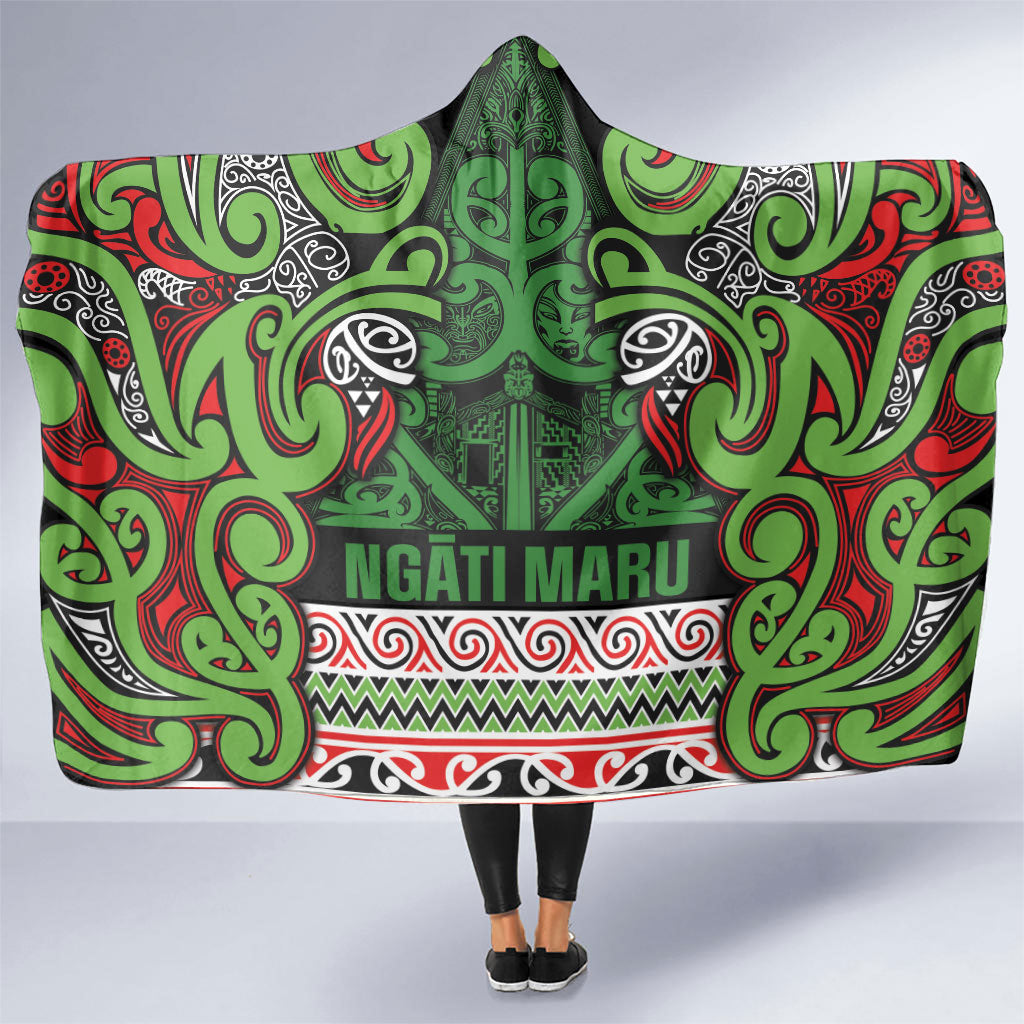 Aotearoa Iwi Ngati Maru Hauraki Hooded Blanket Maori Wharenui House Tribal Pattern LT9 One Size Green Red - Polynesian Pride