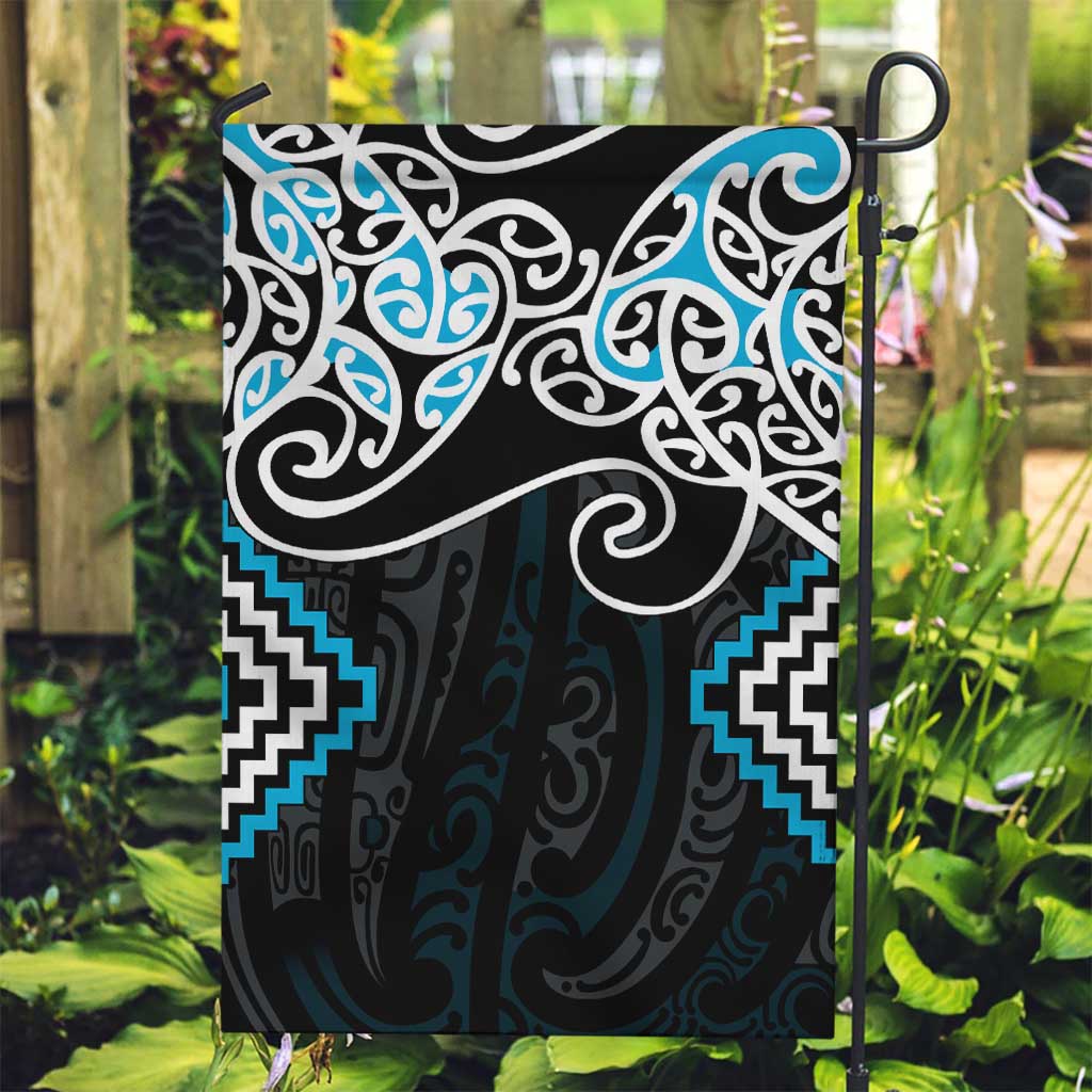 Blue Aotearoa Tukutuku Manawa Tapu Garden Flag Ta Moko Toi Maori LT9 Garden Flag Blue - Polynesian Pride