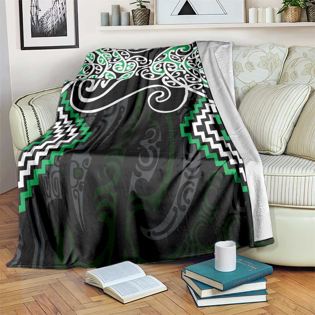 Green Aotearoa Tukutuku Manawa Tapu Blanket Ta Moko Toi Maori LT9 Green - Polynesian Pride