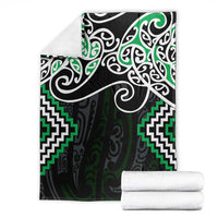 Green Aotearoa Tukutuku Manawa Tapu Blanket Ta Moko Toi Maori LT9 - Polynesian Pride