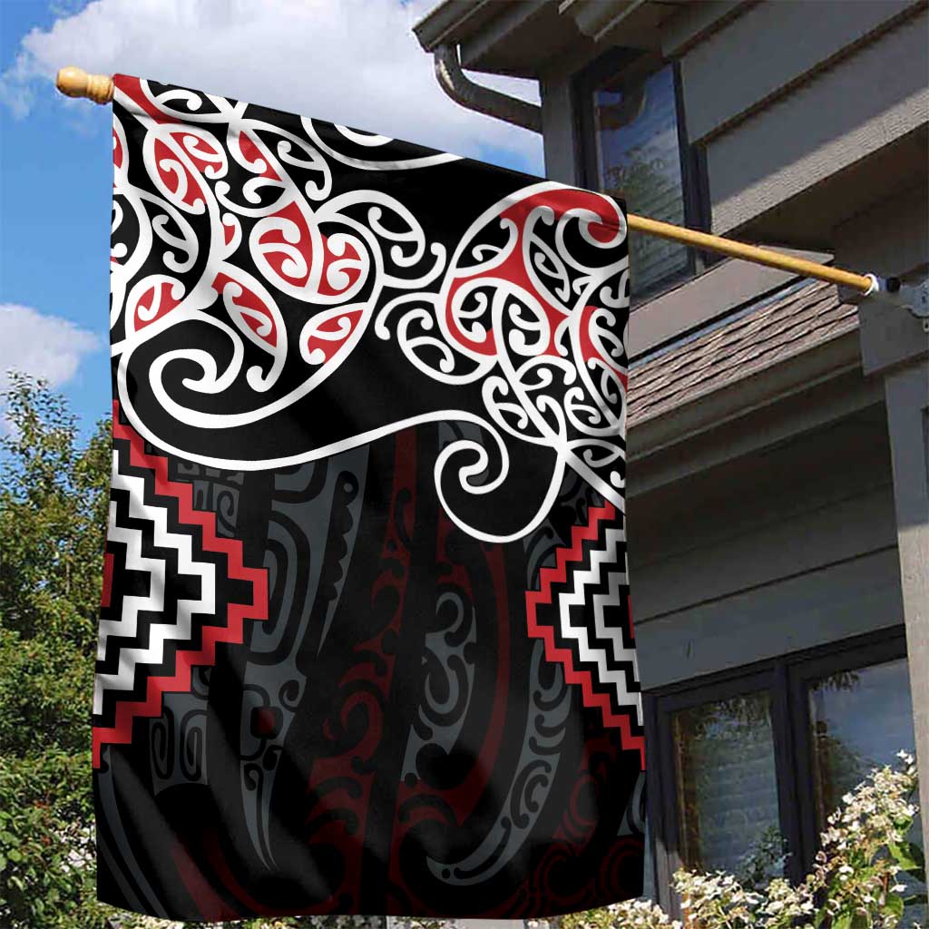 Red Aotearoa Tukutuku Manawa Tapu Garden Flag Ta Moko Toi Maori LT9 - Polynesian Pride