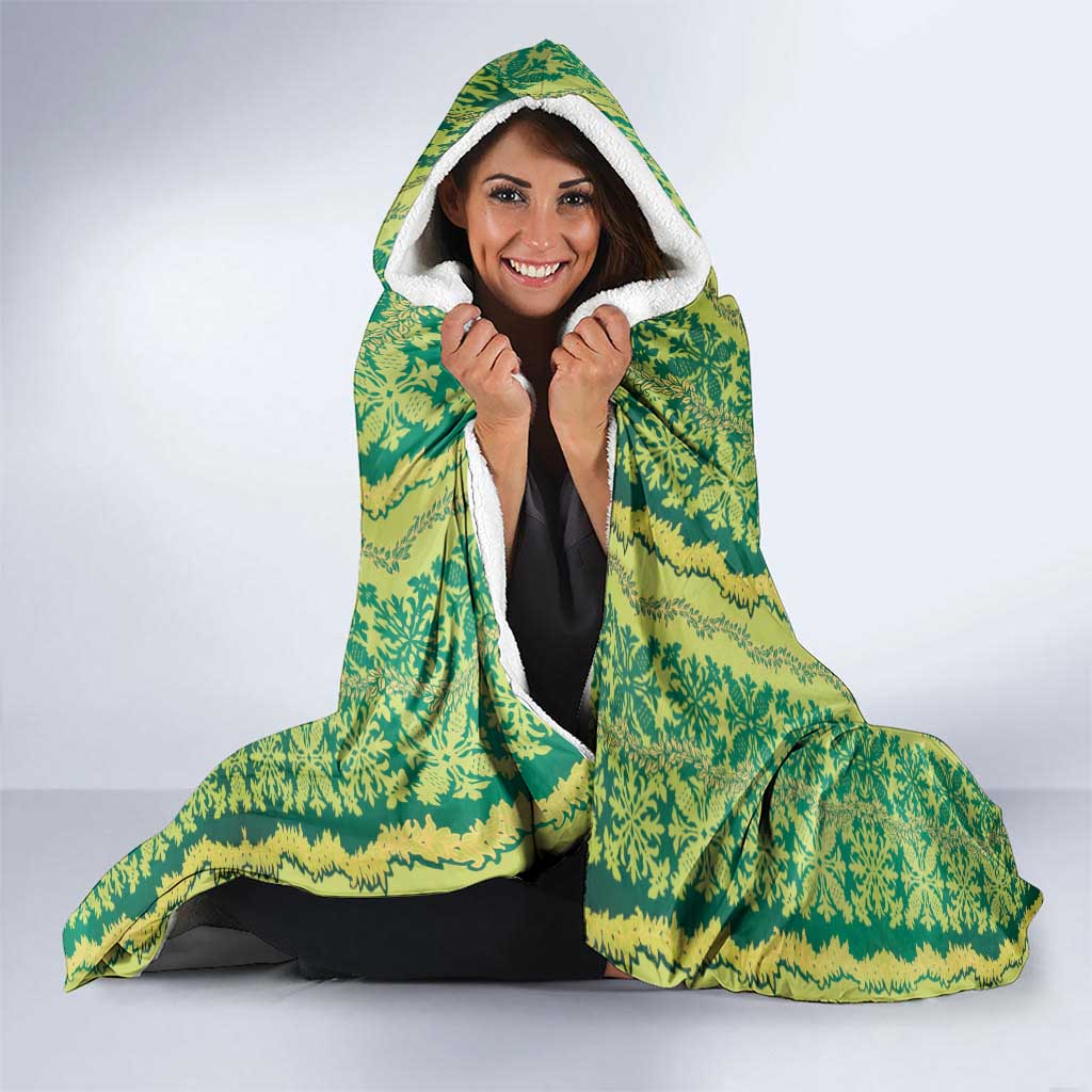 Hawaii Lei with Tribal Quilt Motif Hooded Blanket