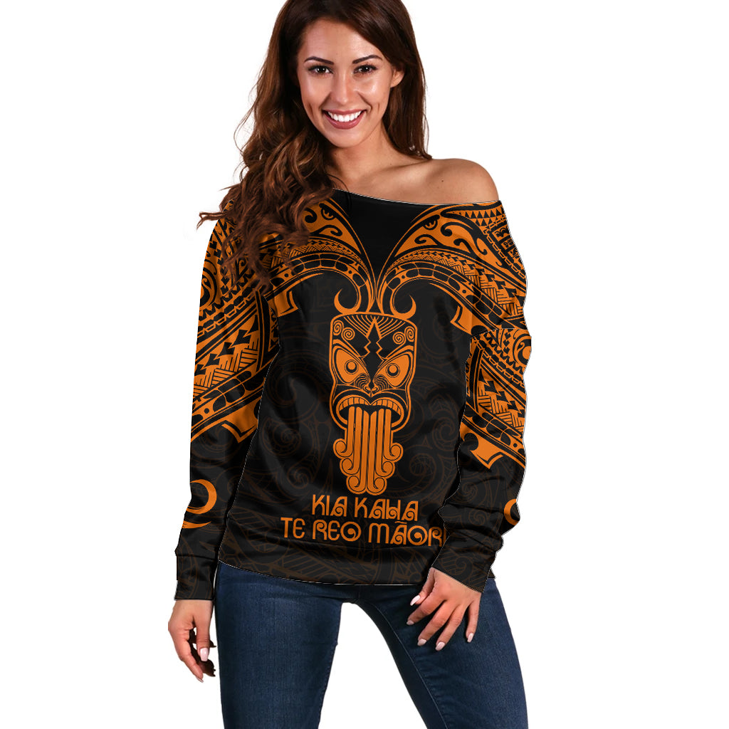 Personalised New Zealand Te Reo Maori Off Shoulder Sweater Kia Kaha Maori Language Week Gold Style LT9 Women Gold - Polynesian Pride