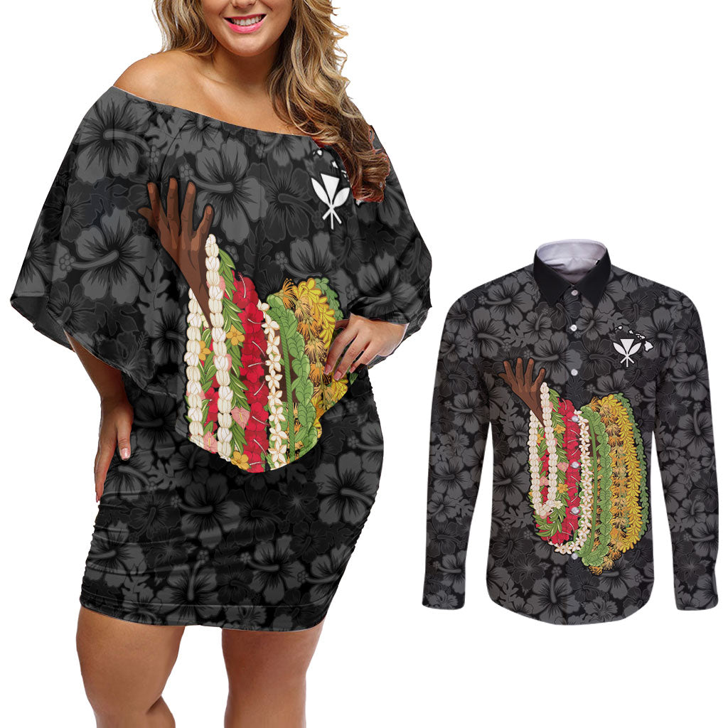 Hawaii Lei Kamehameha Couples Matching Off Shoulder Short Dress and Long Sleeve Button Shirt Ele'ele Seamless Pattern Hibiscus Flower LT9 Black - Polynesian Pride