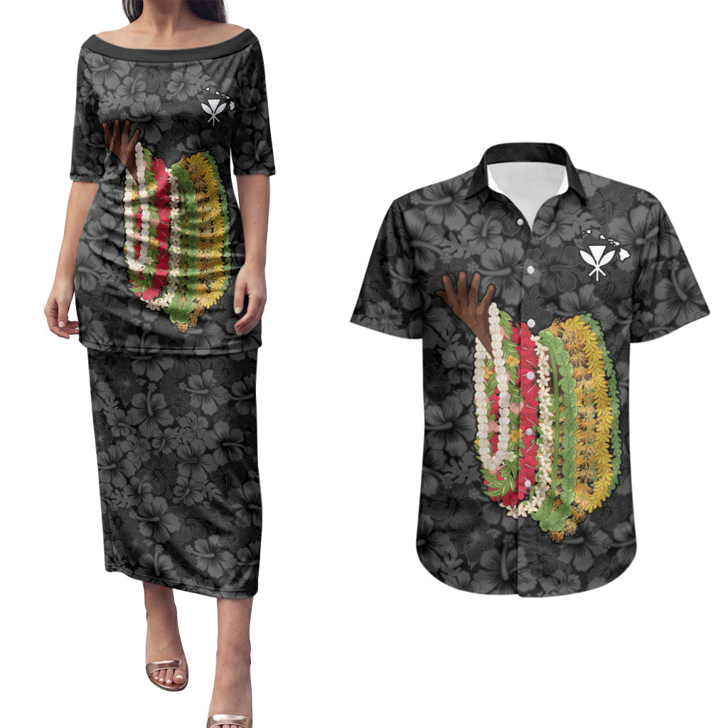 Hawaii Lei Kamehameha Couples Matching Puletasi and Hawaiian Shirt Ele'ele Seamless Pattern Hibiscus Flower LT9 Black - Polynesian Pride