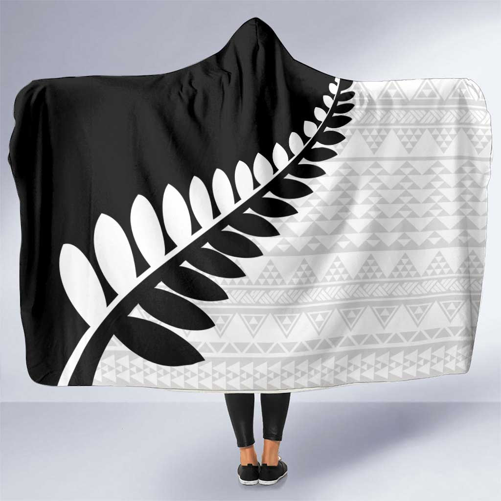 New Zealand Silver Fern Niho Taniwha Hooded Blanket LT9 One Size Black - Polynesian Pride