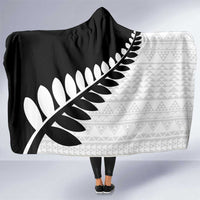 New Zealand Silver Fern Niho Taniwha Hooded Blanket LT9 One Size Black - Polynesian Pride