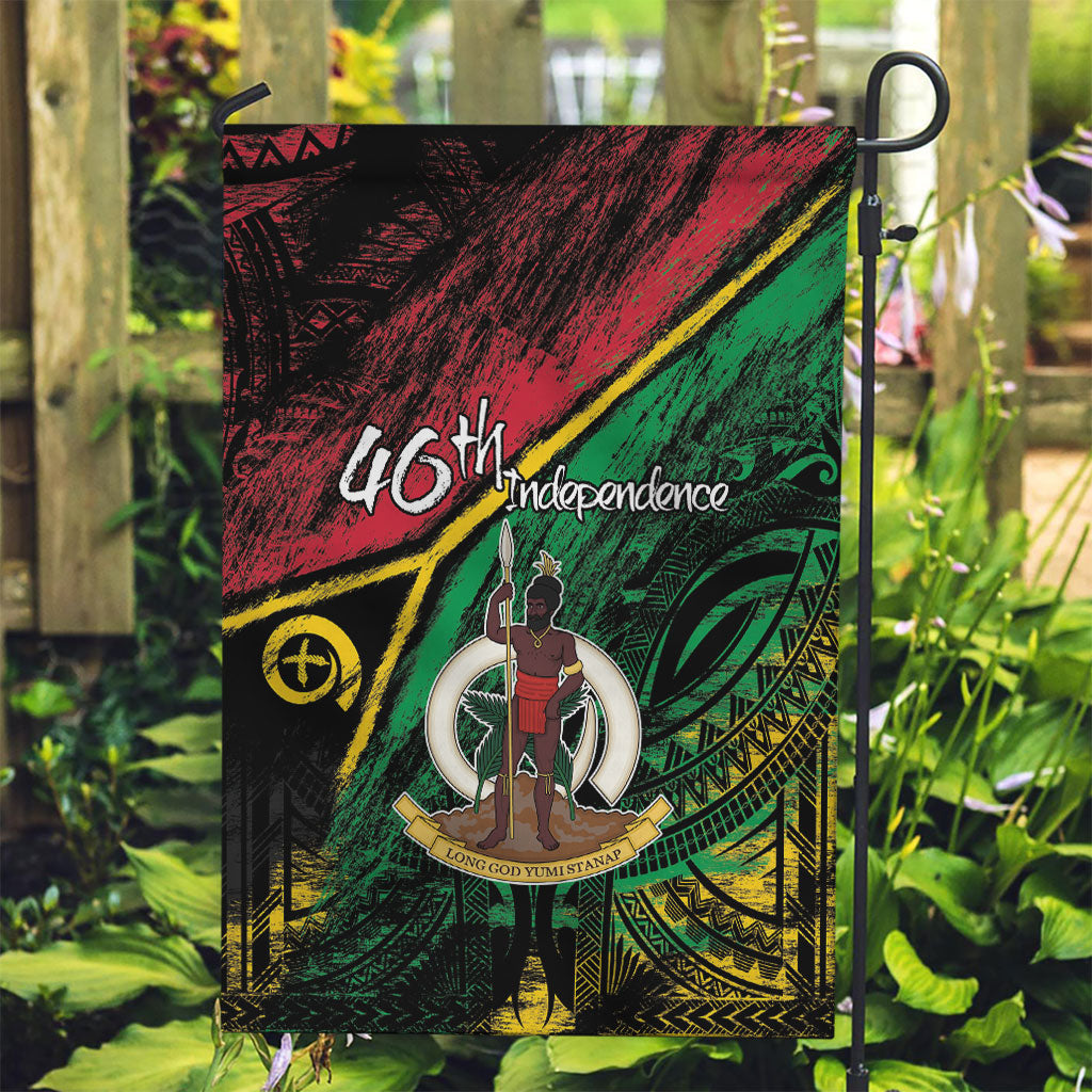Vanuatu 46th Year Anniversary Garden Flag Vintage Grunge Vanuatu Flag Heritage LT9 Garden Flag Black - Polynesian Pride