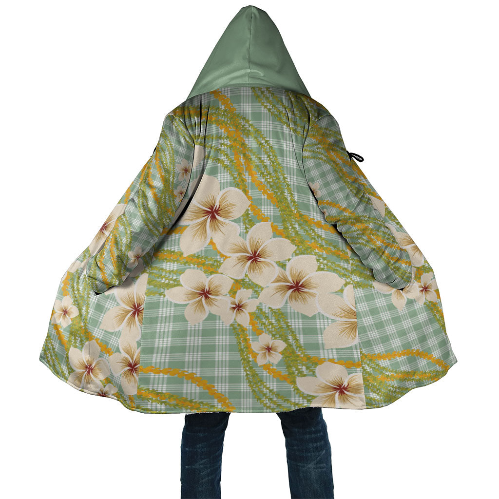 Liko Kukui Hawai'i Palaka Plumeria Cloak Puakenikeni and Maile Lei