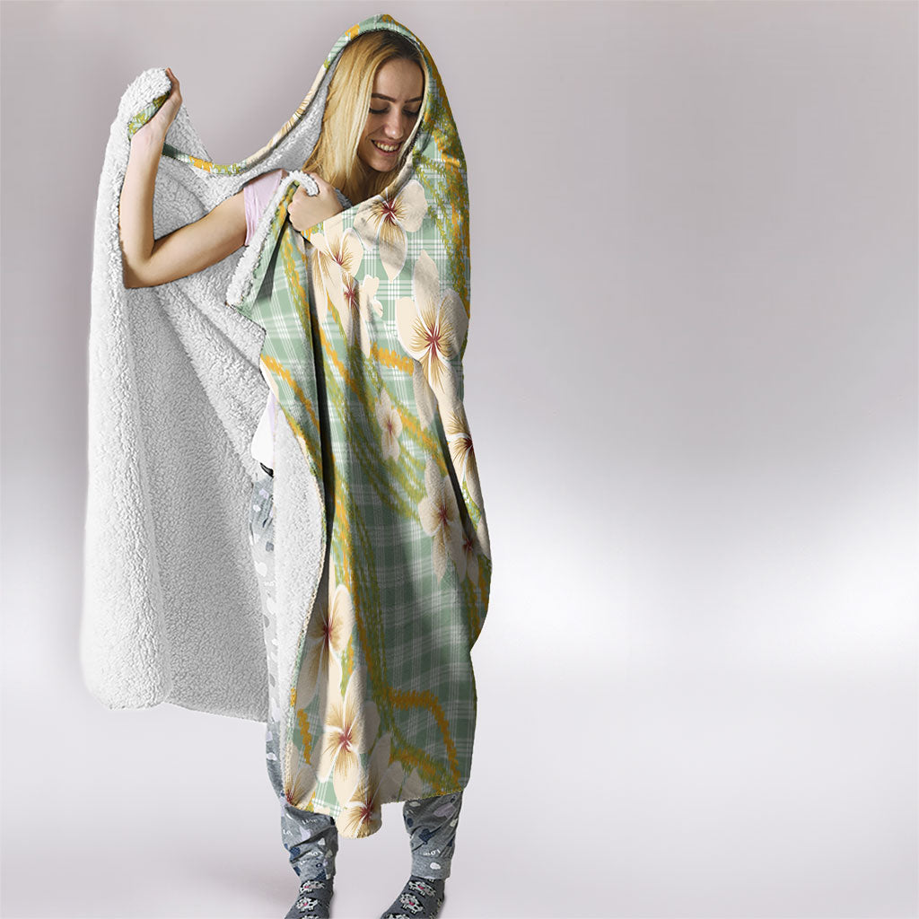 Liko Kukui Hawai'i Palaka Plumeria Hooded Blanket Puakenikeni and Maile Lei LT9 - Polynesian Pride