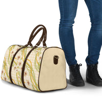 Melemele Ahiahia Hawai'i Palaka Plumeria Travel Bag Puakenikeni and Maile Lei