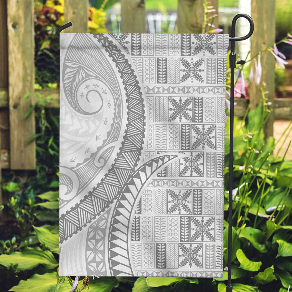 Niue White Sunday Garden Flag Niuean Lotu Tamaiti Hiapo Pattern - Polynesian Pride