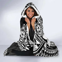 Lotu Tamaiti White Sunday Hooded Blanket Pacific Plumeria Flowers - Black Version