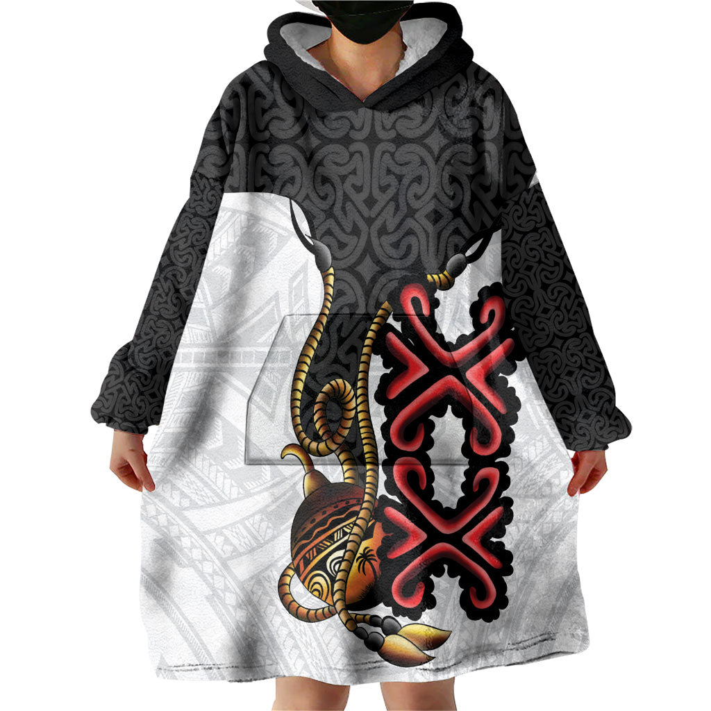Personalised Papua New Guinea Oro Necklace Wearable Blanket Hoodie Black Melanesia Traditional Pattern LT9 - Polynesian Pride