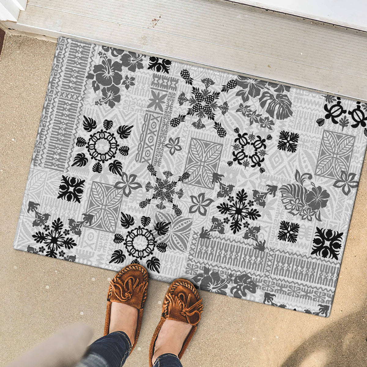 Hawaii Tapa Tribal Rubber Doormat With Hawaiian Quilt Pattern Black LT9 - Polynesian Pride