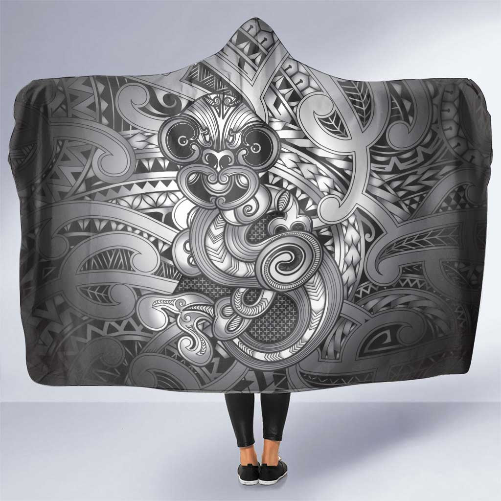 Aotearoa Maori Hei Tiki Hooded Blanket Kiwikiwi Kowhaiwhai Puhoro Motif LT9 One Size Grey - Polynesian Pride