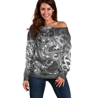 Aotearoa Maori Hei Tiki Off Shoulder Sweater Kiwikiwi Kowhaiwhai Puhoro Motif LT9 Women Grey - Polynesian Pride