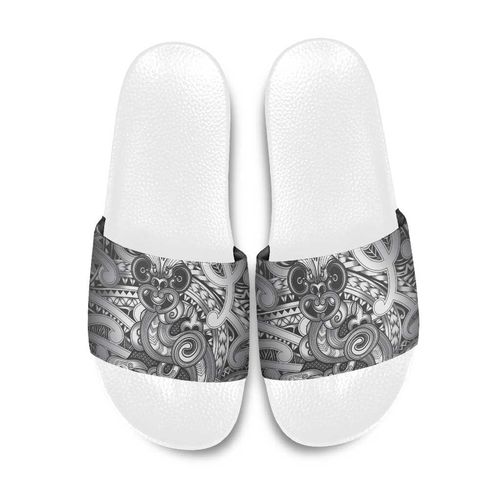 Aotearoa Maori Hei Tiki Slide Sandals Kiwikiwi Kowhaiwhai Puhoro Motif LT9 Grey - Polynesian Pride