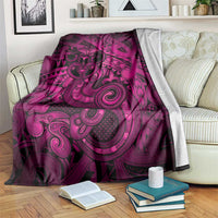 Aotearoa Maori Hei Tiki Blanket Mawhero Kowhaiwhai Puhoro Motif LT9 Pink - Polynesian Pride