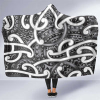 Aotearoa Maori Kowhaiwhai Hooded Blanket Kiwikiwi Puhoro and Patiki LT9 One Size Grey - Polynesian Pride