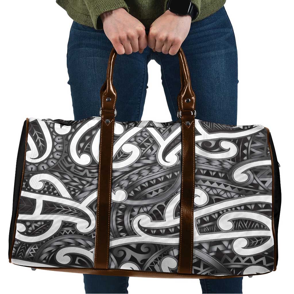 Aotearoa Maori Kowhaiwhai Travel Bag Kiwikiwi Puhoro and Patiki LT9 Grey - Polynesian Pride