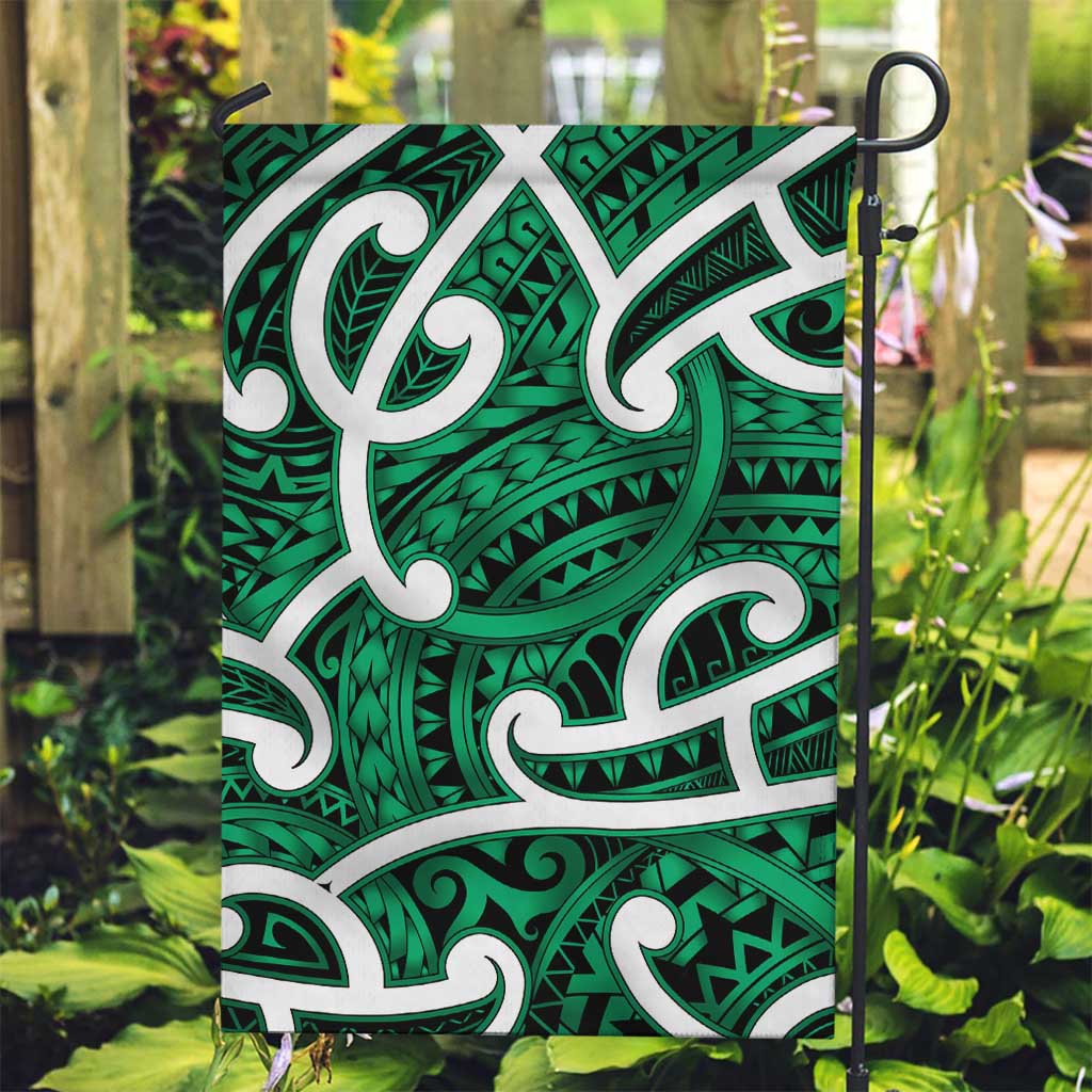 Aotearoa Maori Kowhaiwhai Garden Flag Kakariki Puhoro and Patiki LT9 Garden Flag Green - Polynesian Pride