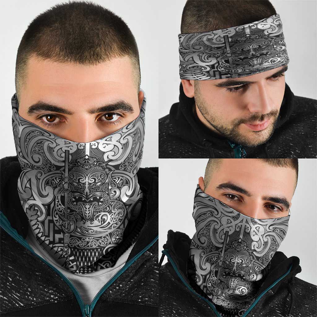 New Zealand Taiaha Maori Neck Gaiter Kiwikiwi Minimalist Silver Fern Tukutuku Motif
