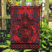 New Zealand Taiaha Maori Garden Flag Whero Minimalist Silver Fern Tukutuku Motif