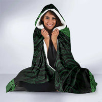 New Zealand Maori Kowhaiwhai Hooded Blanket Kakariki Maui and Mangopare