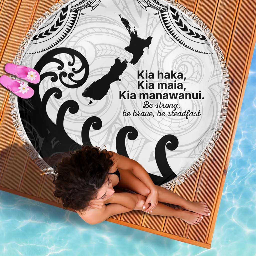 Kia Haka Maori language Beach Blanket Te Reo Maori Inspired Art LT9 - Polynesian Pride