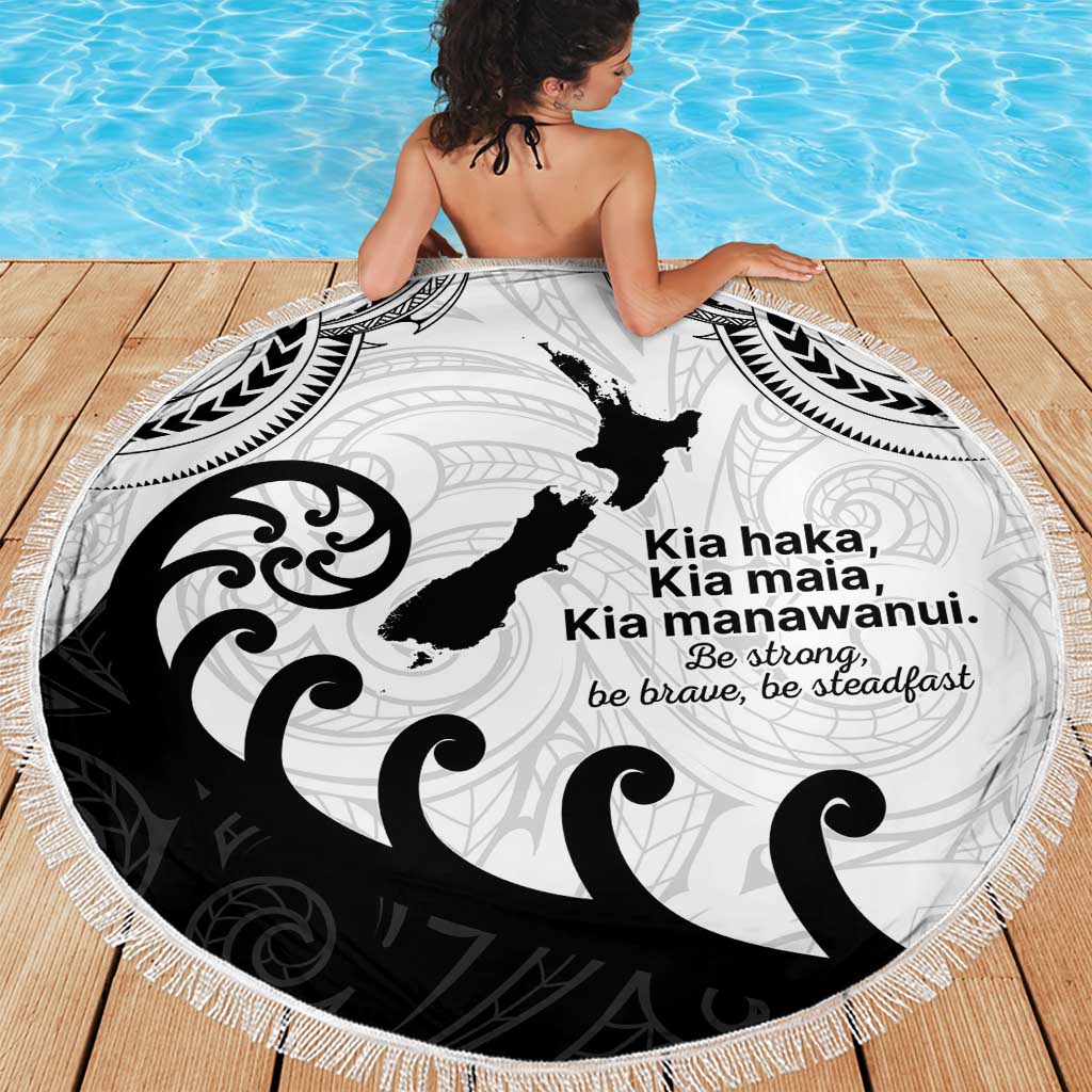 Kia Haka Maori language Beach Blanket Te Reo Maori Inspired Art LT9 - Polynesian Pride