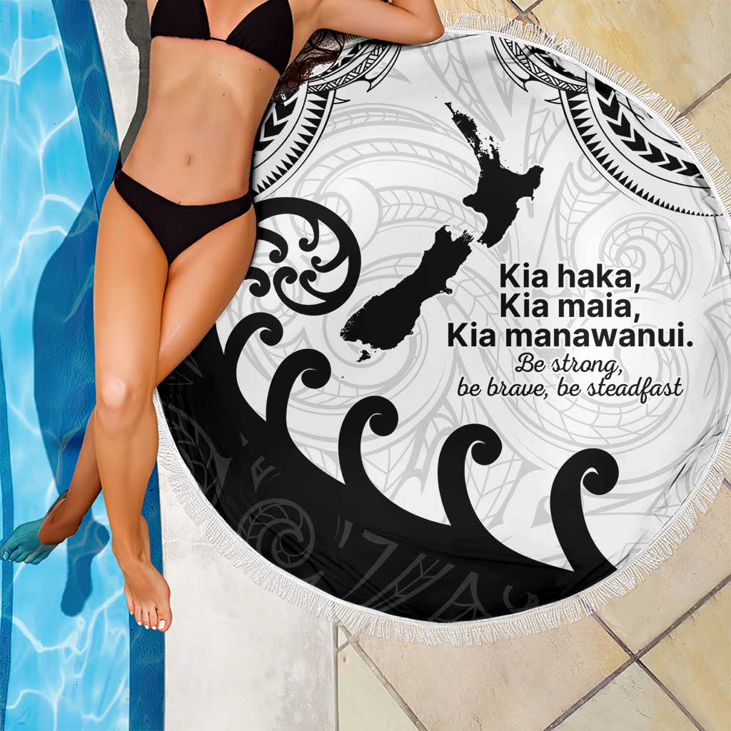 Kia Haka Maori language Beach Blanket Te Reo Maori Inspired Art LT9 - Polynesian Pride