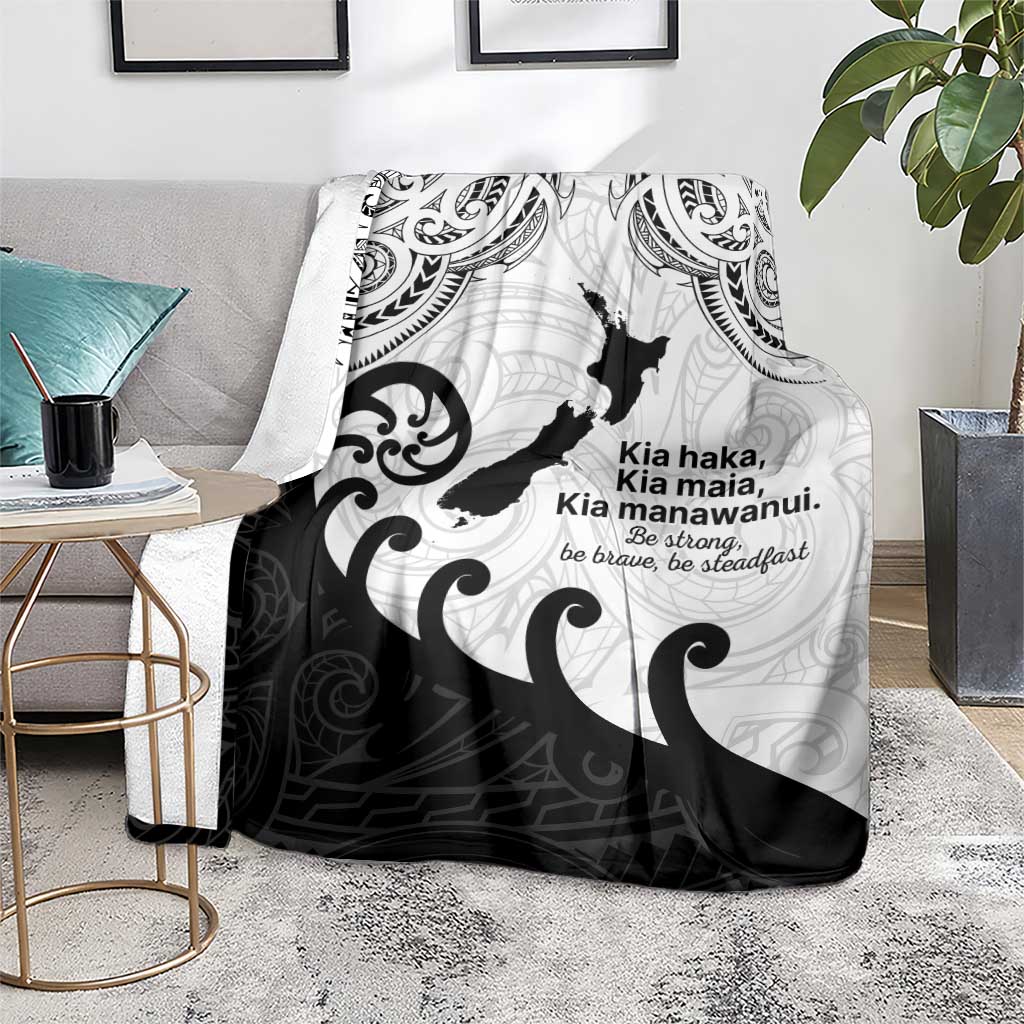 Kia Haka Maori language Blanket Te Reo Maori Inspired Art LT9 - Polynesian Pride