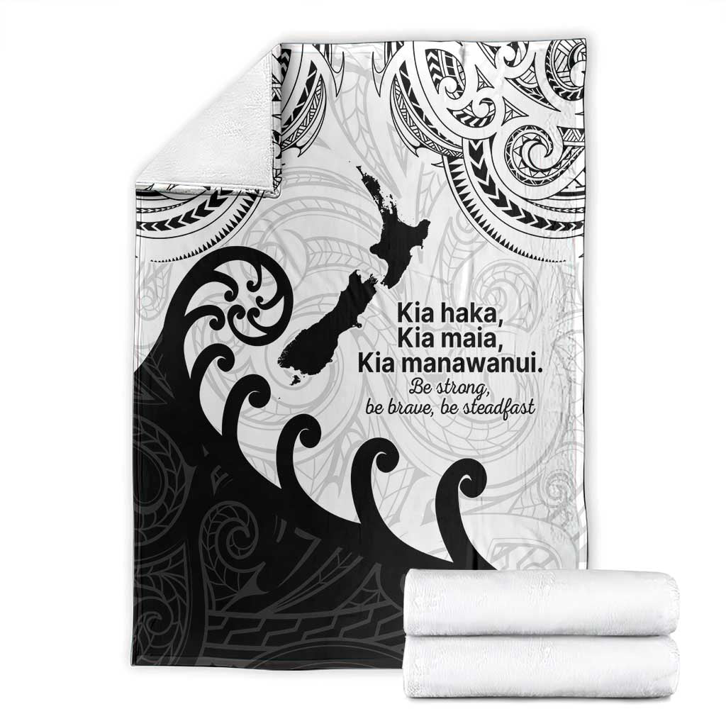 Kia Haka Maori language Blanket Te Reo Maori Inspired Art LT9 - Polynesian Pride