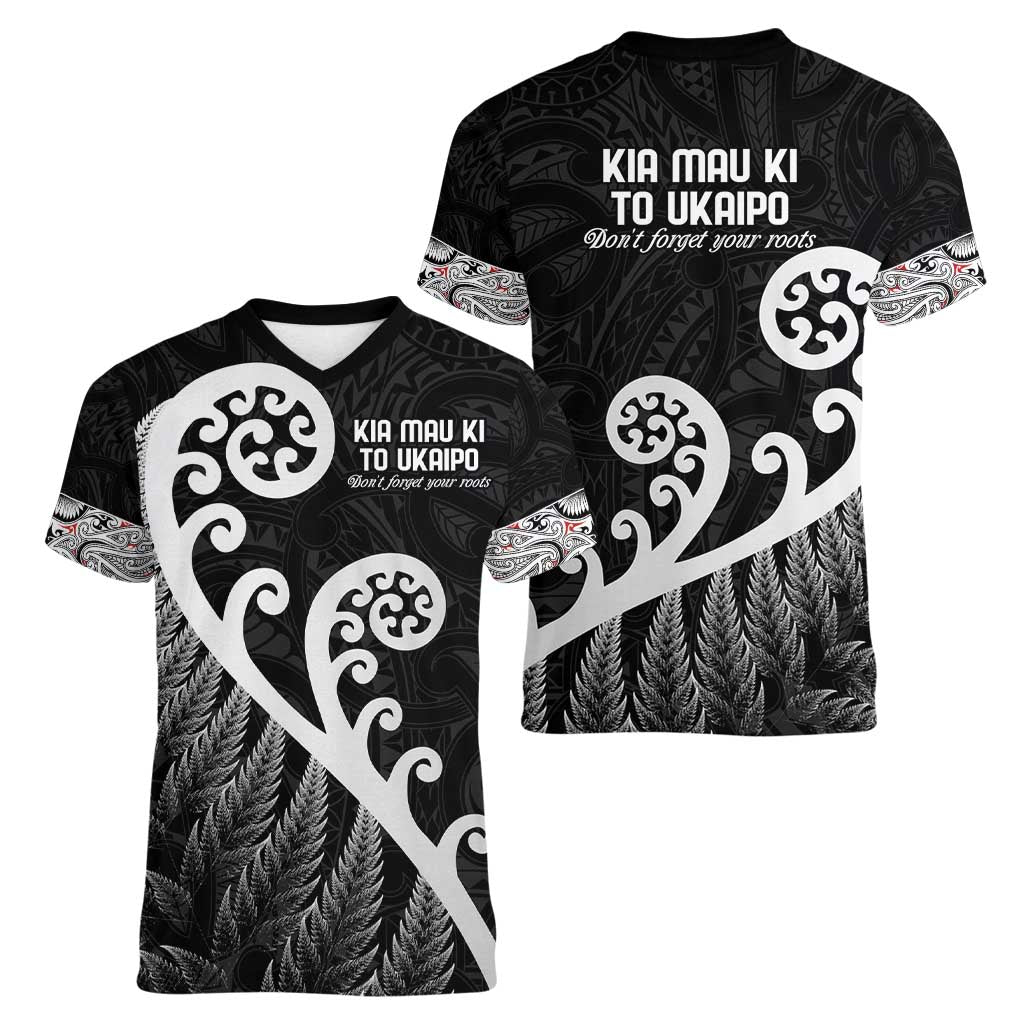 Kia Mau Ki To Ukaipo Women V-Neck T-Shirt Te Reo Maori Koru Fern Art