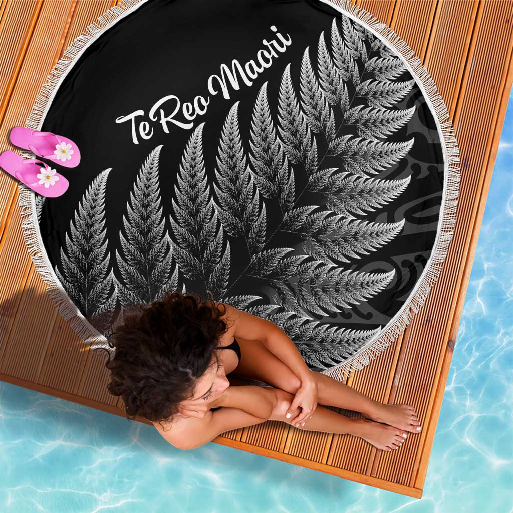 New Zealand Te Reo Mori Beach Blanket Simple Black Fern LT9 - Polynesian Pride