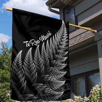 New Zealand Te Reo Mori Garden Flag Simple Black Fern LT9 - Polynesian Pride
