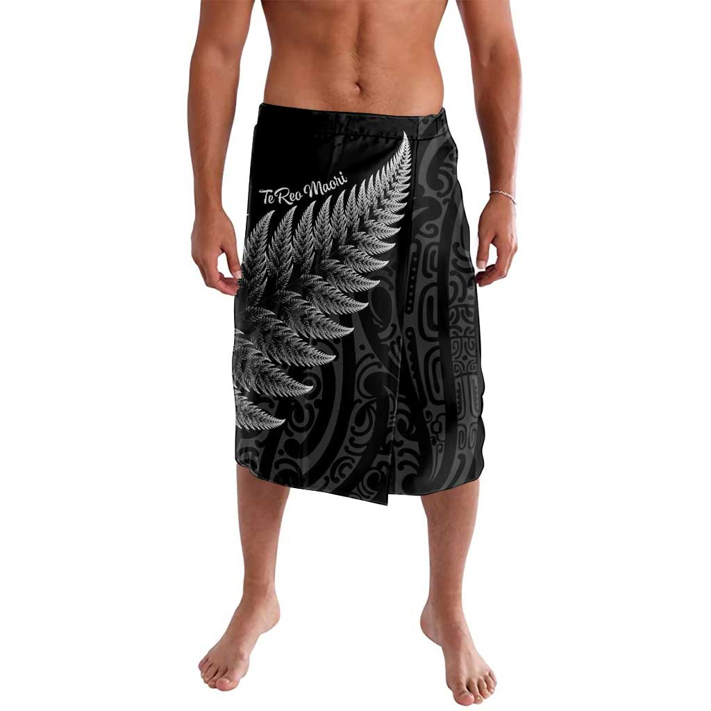 New Zealand Te Reo Mori Lavalava Simple Black Fern LT9 Black - Polynesian Pride