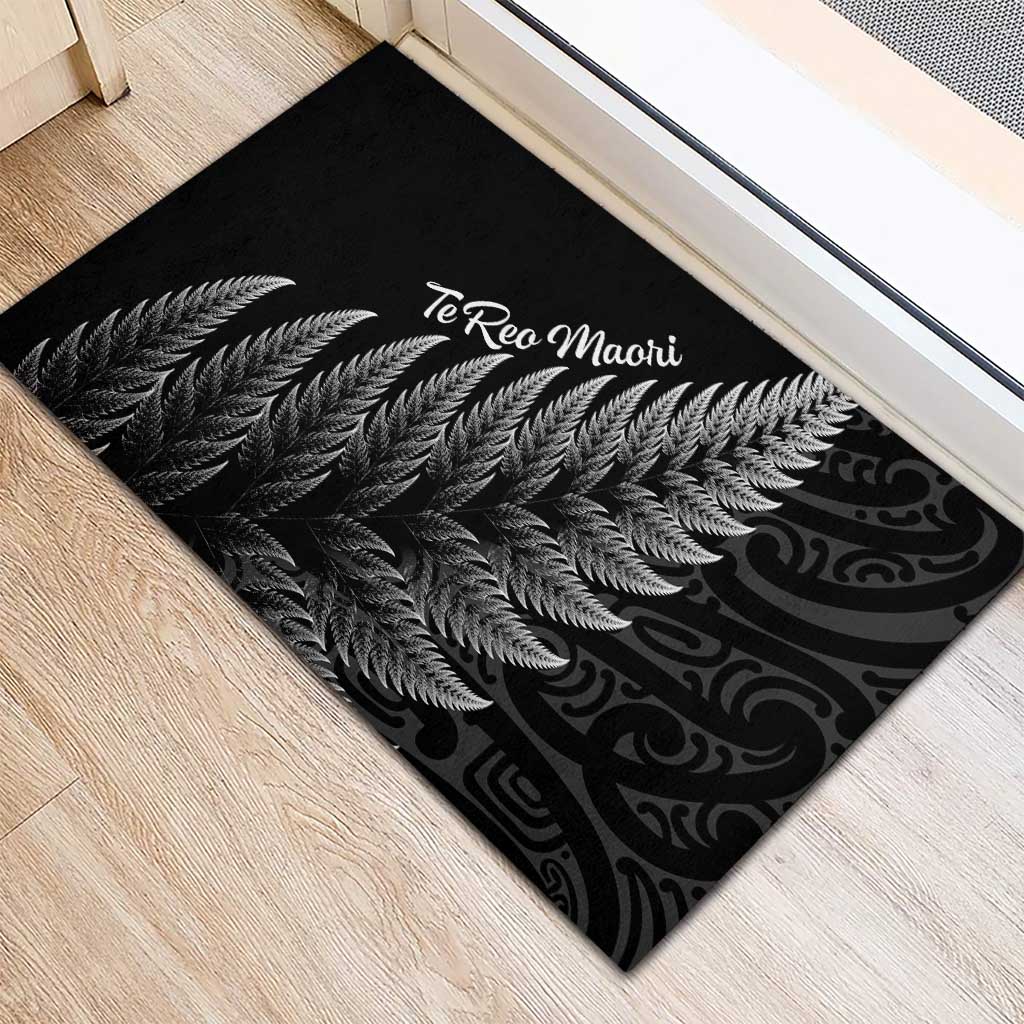 New Zealand Te Reo Mori Rubber Doormat Simple Black Fern LT9 - Polynesian Pride