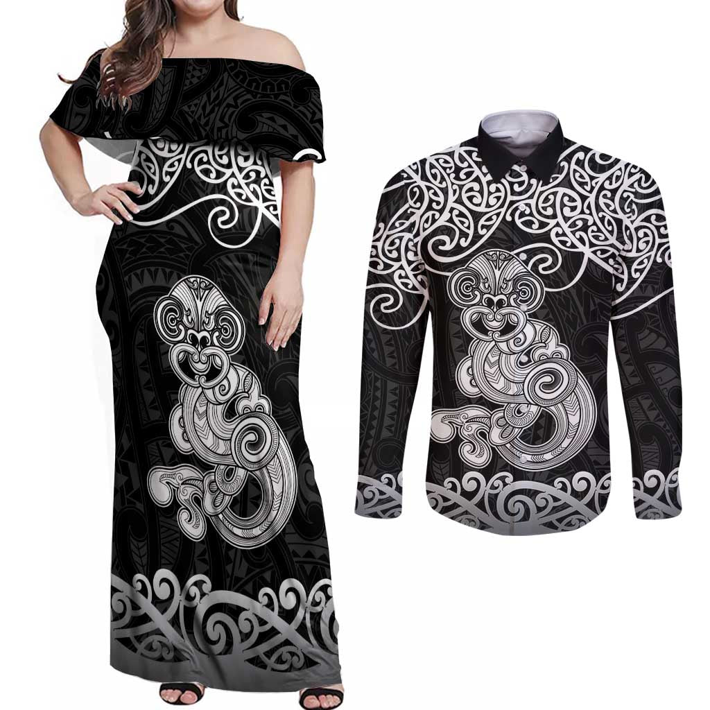 Te Reo Maori Tiki Inspired Art Couples Matching Off Shoulder Maxi Dress and Long Sleeve Button Shirt LT9 Black - Polynesian Pride
